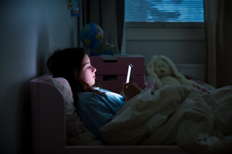 The Secret to Happier Kids? Limits on Screen Time